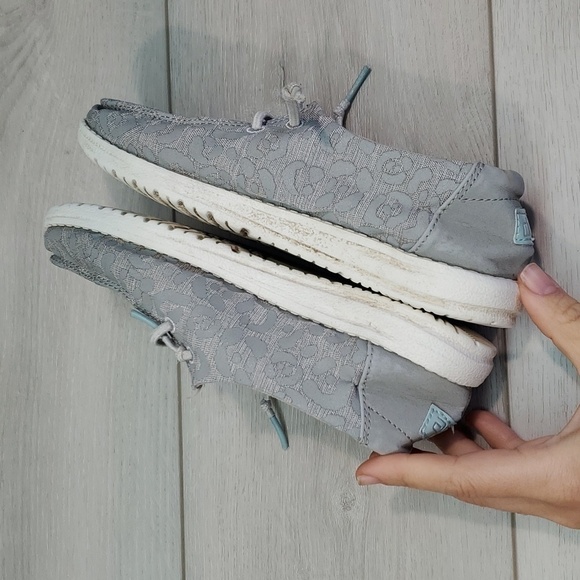 Hey Dude Wendy Youth Cat Eye Grey Loafer Slip On shoes sz Y2-L3 - Picture 8 of 12